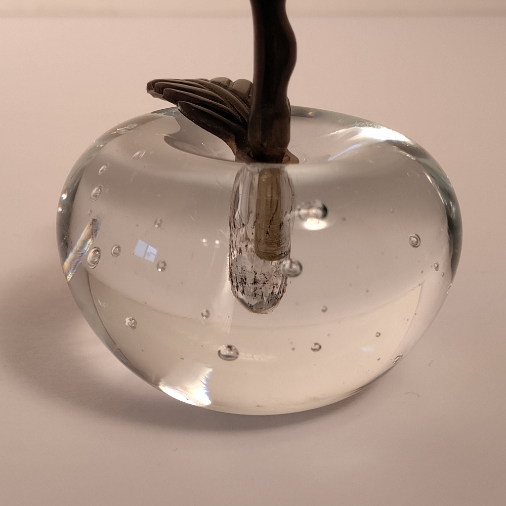 A GLASS APPLE⭐ - Picture 4 of 7